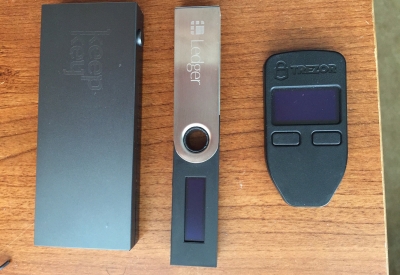 سه کیف پول سخت افزاری ارزهای دیجیتالی TREZOR - Ledger Nano S - KeepKey